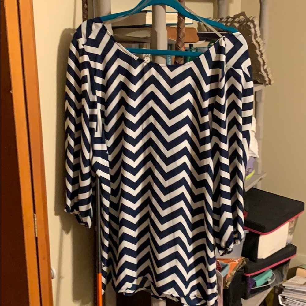 Chevron patterned, flowy top